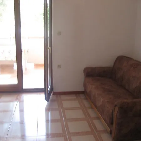 Selez Apartment Mandre
